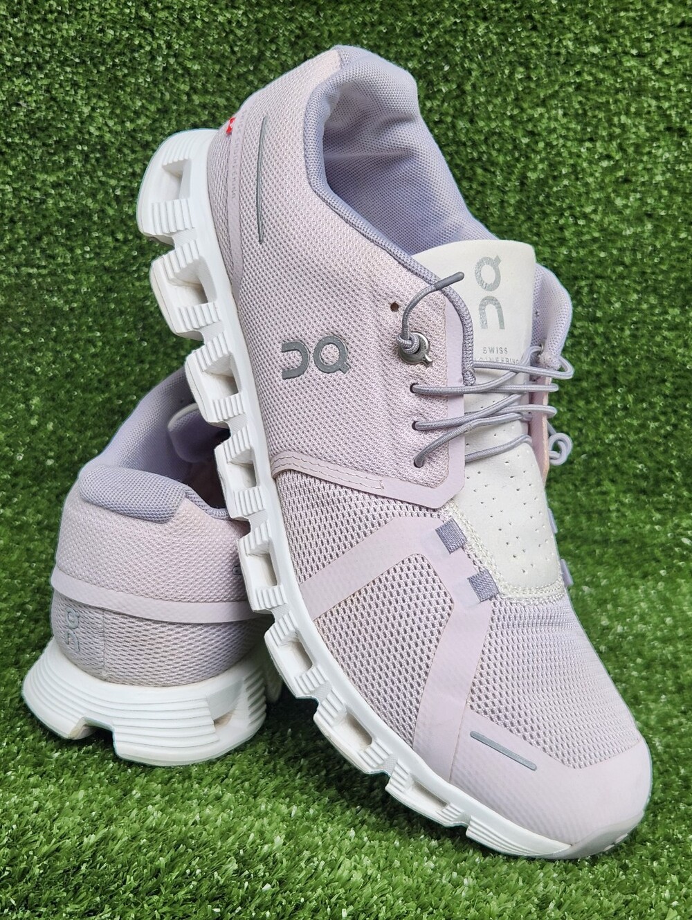 On Running Cloud 5 Womens Size 11 Soft Lilac Athletic Walking Comfort Sneakers